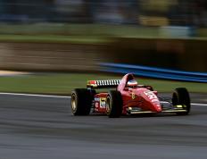 开云平台-F1年度争冠之夜，德里赫特的跨界焦点时刻