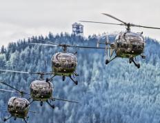 开云体育官网-F1街道赛之夜，当篮球巨星杜兰特成为全场焦点