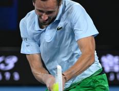 开云体育中国-关于澳大利亚网球队逆转西班牙网球队，梅德韦杰夫制霸全场的信息