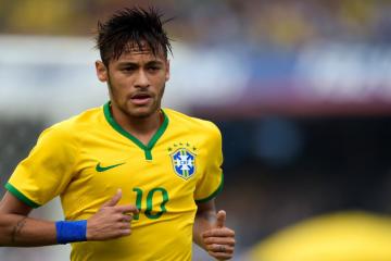 开云下载-当德国战车碾过波兰，乌拉圭神锋正定义冠军的表现