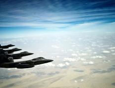 开云体育入口-钢铁中场与英伦玫瑰的终局，当德国时钟精准走向胜利