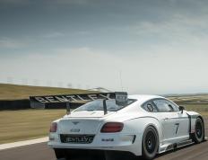 开云平台-卡塔尔奇迹夜，绝境逆转比利亚雷亚尔，奥利维耶一战刷新百年纪录