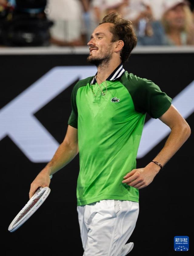 开云体育中国-关于澳大利亚网球队逆转西班牙网球队,梅德韦杰夫制霸全场的信息