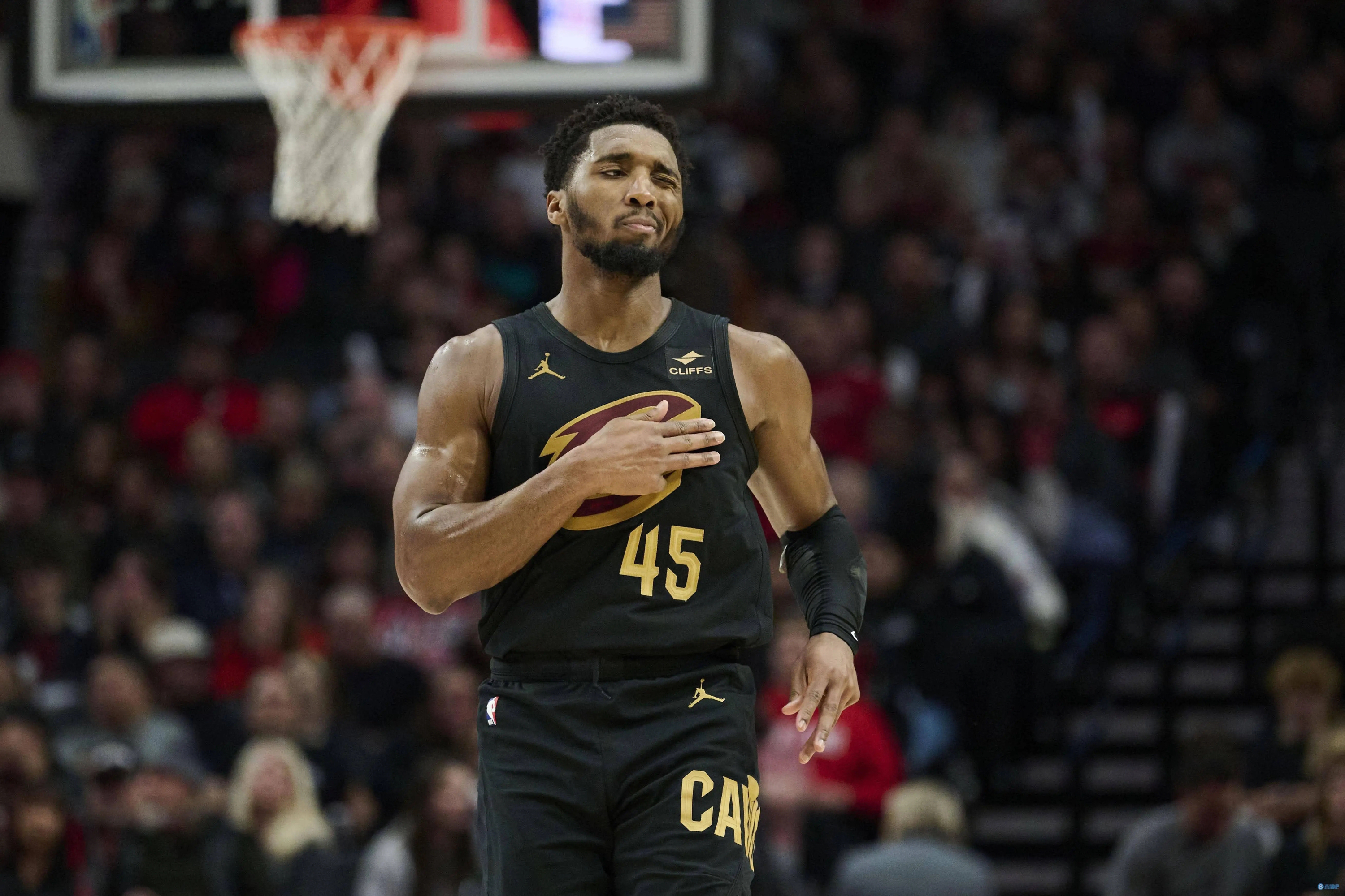 开云APP-鹈鹕大胜开拓者，取得三连胜的简单介绍