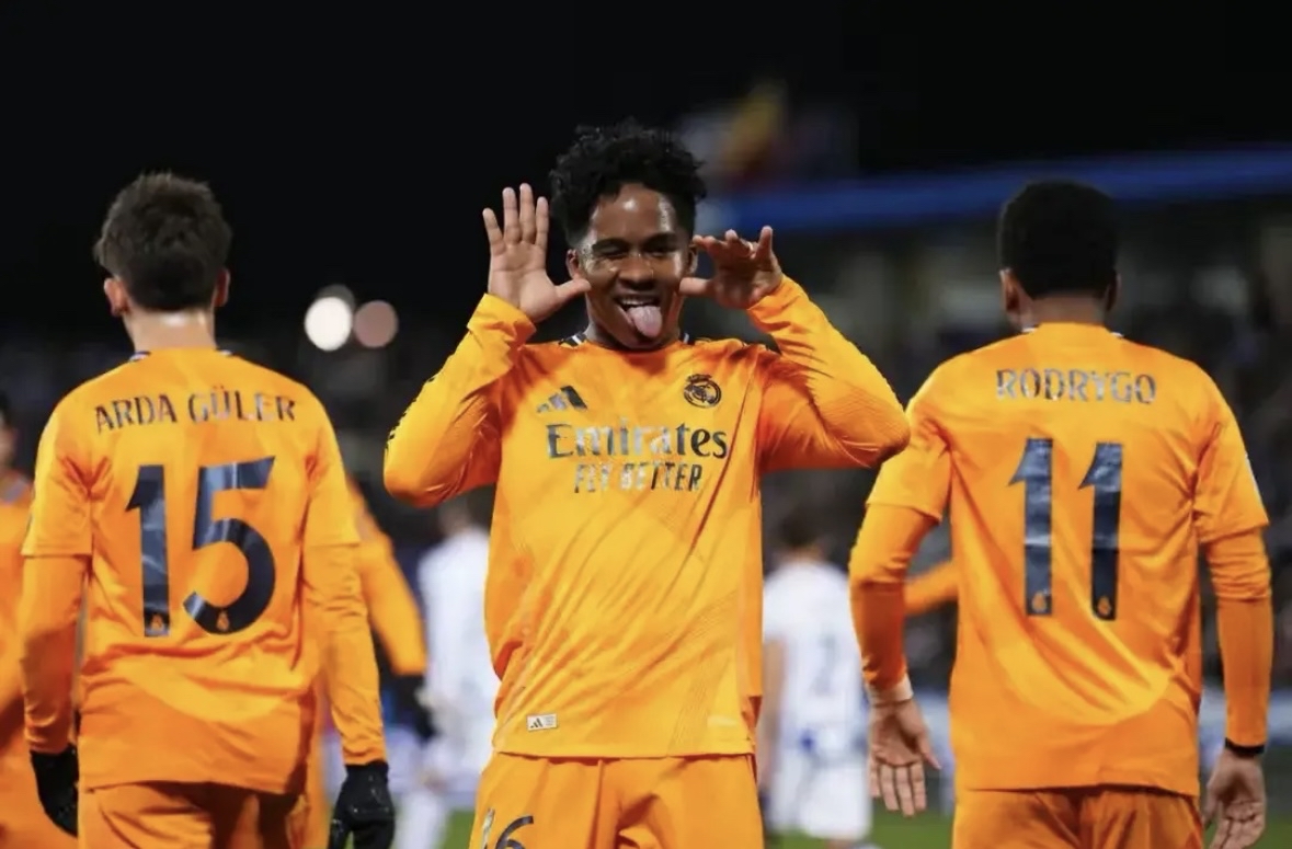 开云体育app-包含勒沃库森逆转皇马，迪马利亚打破历史纪录的词条