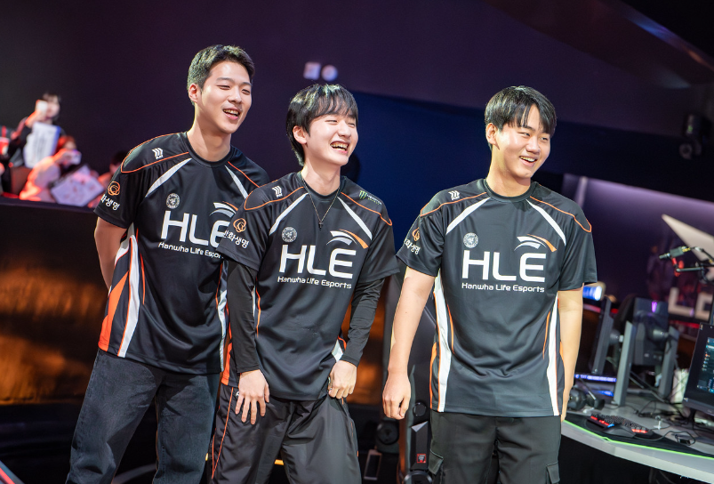 开云体育入口-V5横扫EDG，Peanut统治全场