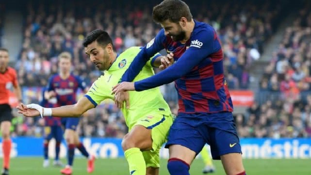 开云体育在线-切尔西鏖战塞维利亚,皮克高光表现