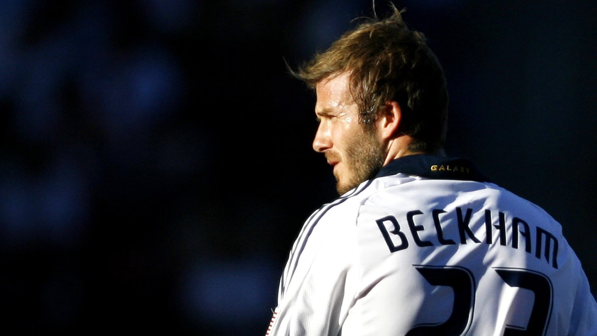 开云体育-萨内魔力闪耀，德国战车碾过英格兰的完美之夜