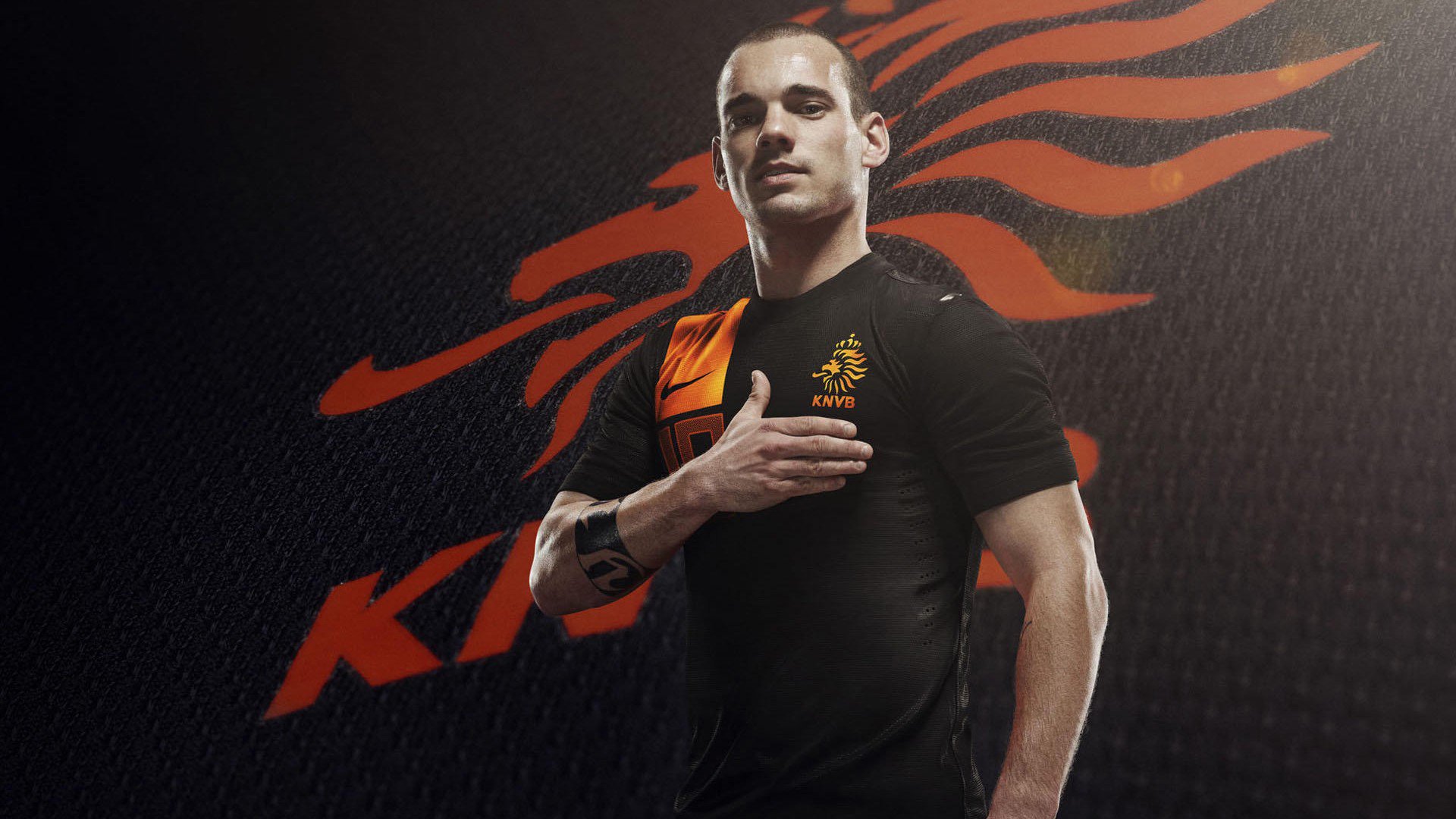 开云APP-卢卡库狂暴输出席卷全场,拜仁绝境逆袭险胜罗马