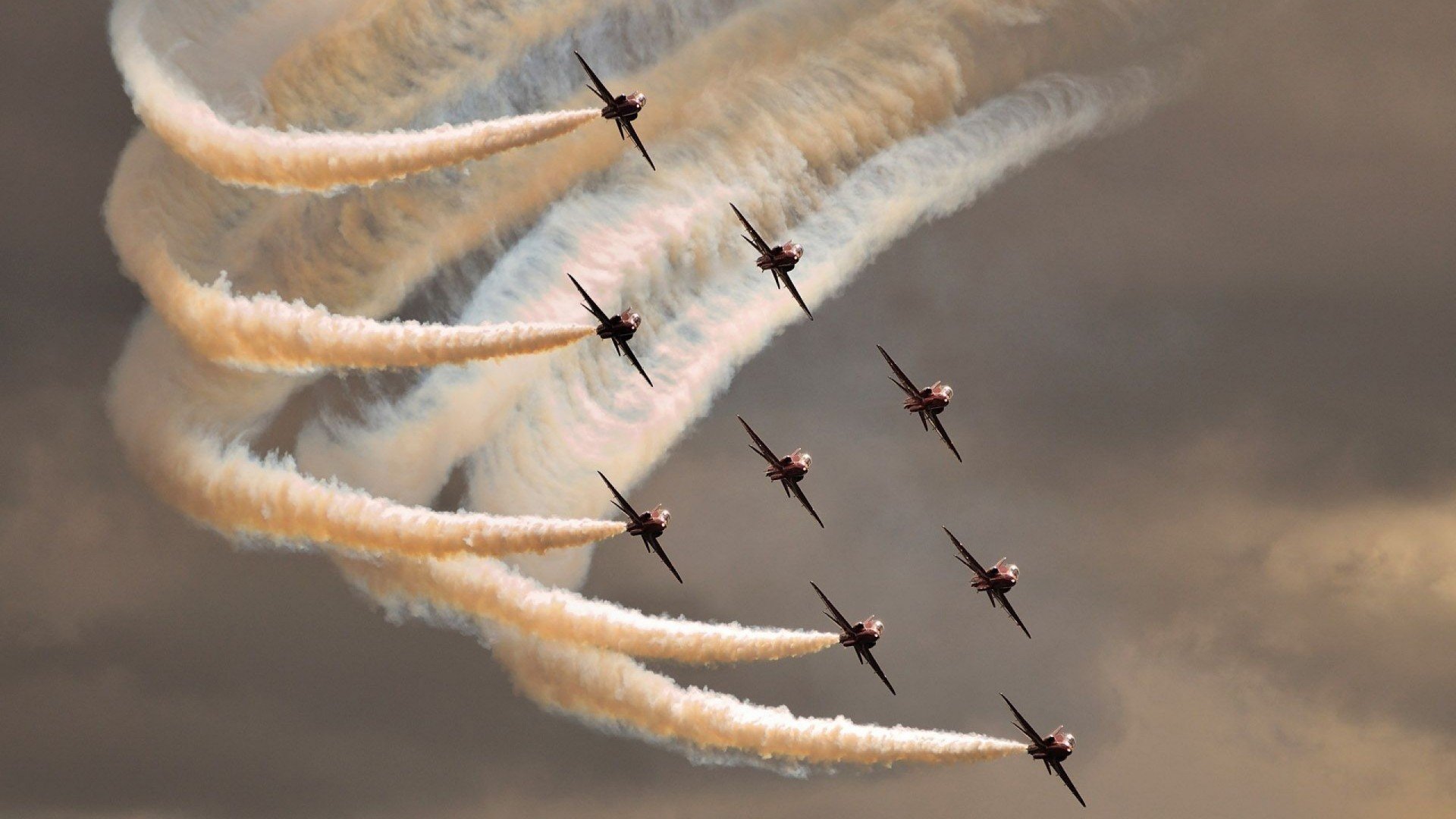 开云平台-德甲争冠焦点战激战正酣,卡塔尔力量击溃曼联显锋芒,足球世界的变革与启示