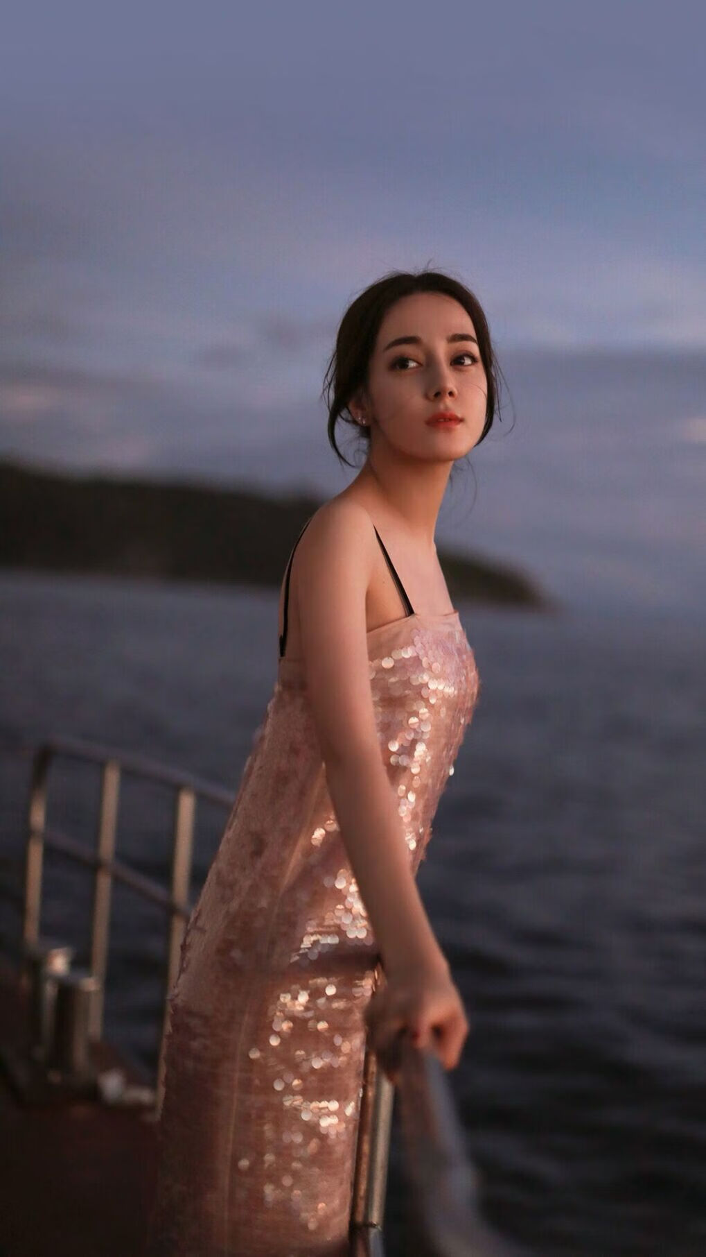 开云体育APP下载-最后一圈的反超，从球场到赛道的终极掌控